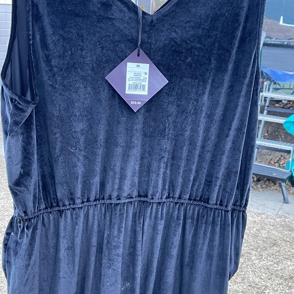 Women’s velour jumpsuit. Black, 3x, NWT